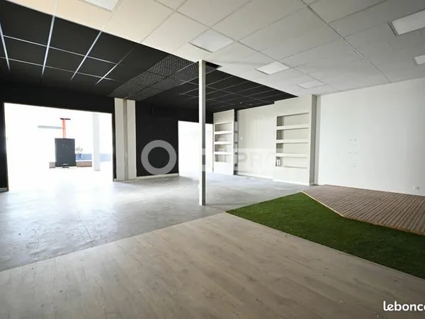 Local commercial 535 m² 