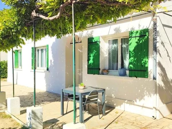 MAISON DE VILLE RÉNOVÉE AVEC JARDIN 