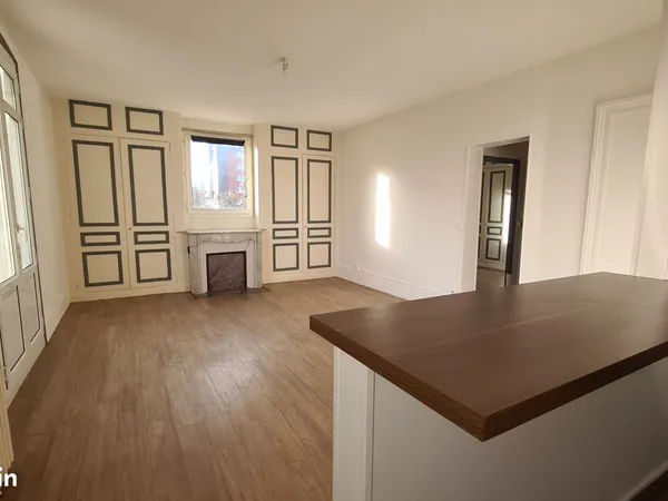 Appartement 1er étage avec balcon 