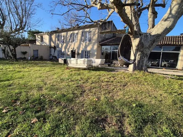 Mas en campagne à vendre Molleges 