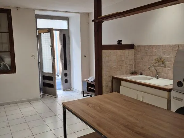 Maison de village à saisir 