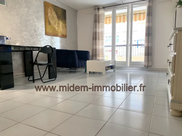 Nice Ouest, proche mer, tramway, commerces et supermarché, 3 pièces de 65 m2 à 244000 euros 