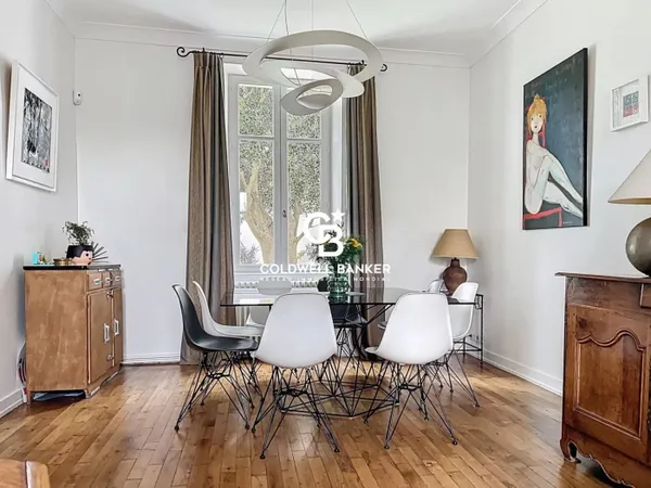 Magnifique demeure bourgeoise dans un secteur prisé de La Rochel 