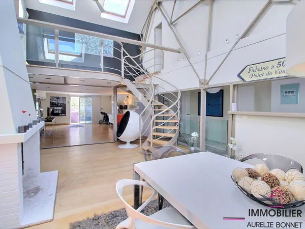 Appartement 7 pièces 241 m² 