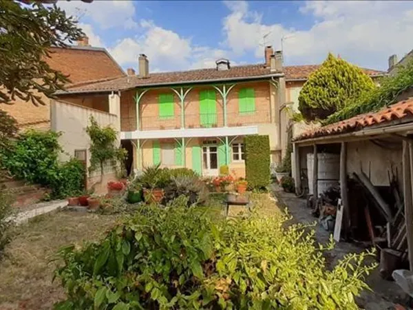 Maison de ville de 10 pièces principales 