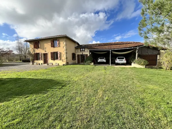 Belle proprieté de caractère sur 1,6 hectare -calme absolu et nature 