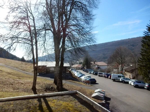 Appartement en duplex de 92.40m²hab+balcon, caves et parking couvert