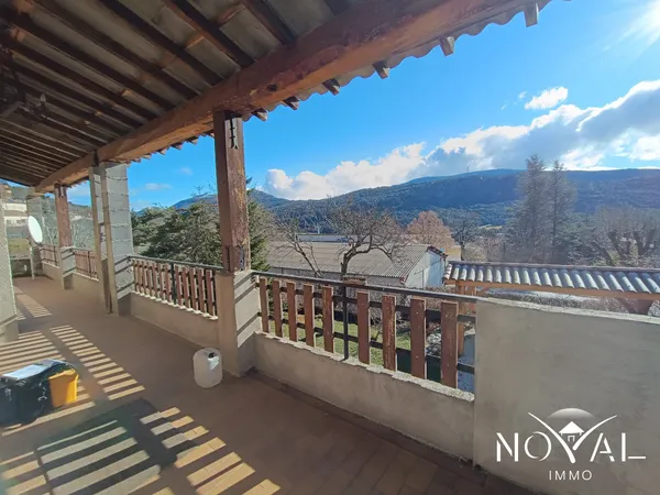 À vendre - Appartement dans maison avec terrasse, jardin et f 
