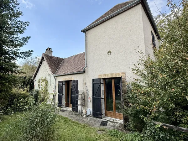 Maison pleine de charme avec beau terrain à 5min de Sens 