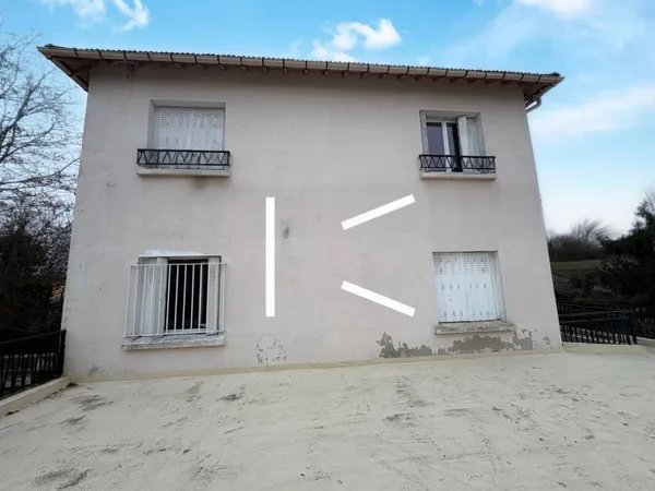 Studio 1 pièce 14 m² 