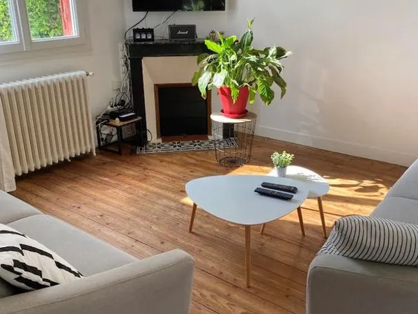 Chambre meublée en colocation 