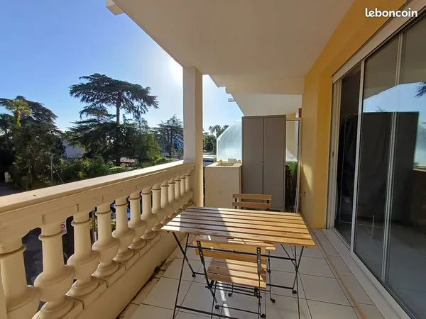 Studio 1 pièce 31 m² 