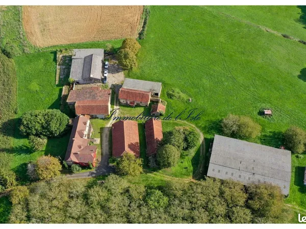 Ferme 9 pièces 236 m² 