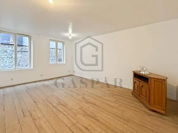 Studio 1 pièce 35 m² 