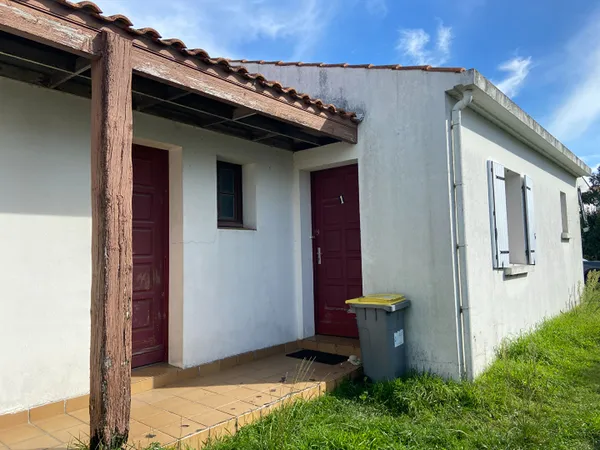 Saint Gilles Croix De Vie maison de 165 m2 comprenant 5 studios au pied des commerces 