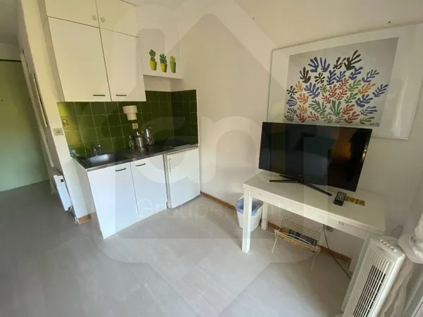 Studio 1 pièce 15 m² 