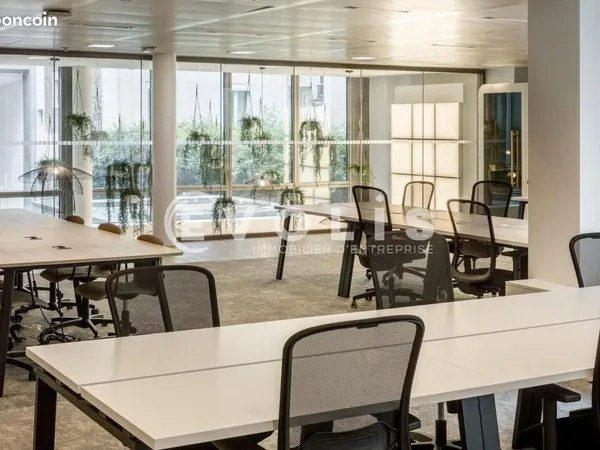 Bureaux 920 m² 