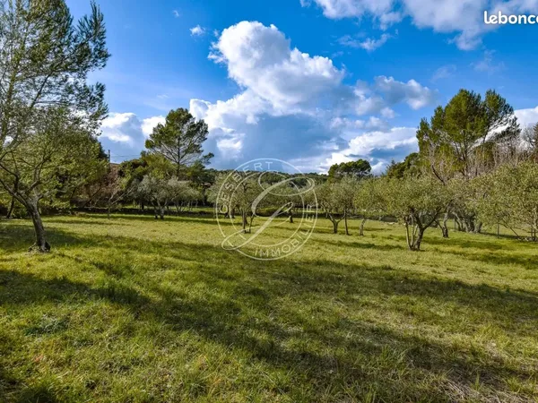 Terrain 1615 m² Flayosc 