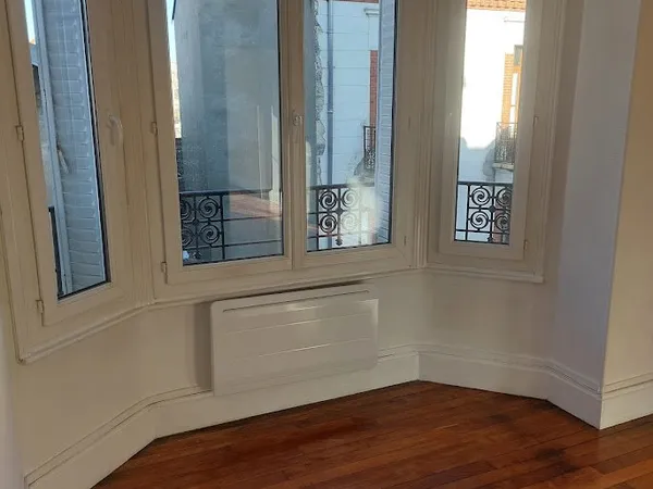Appartement très lumineux et refait à neuf proche mairie à V 