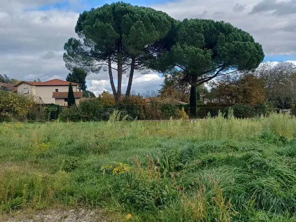 Terrain 566 m² Saint Uze 
