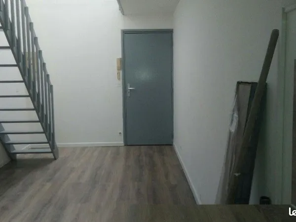 Studio 24 m² avec mezzanine - Centre-ville Hazebrouck 