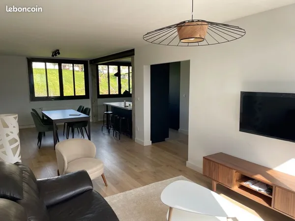 Appartement T3 Champagne au Mont d'Or centre 