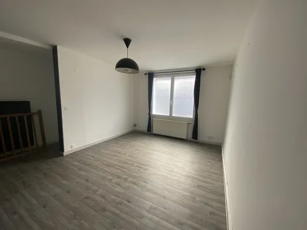 MAISON T3 NON MEUBLÉE AVEC COURETTE- QUARTIER SAINT HONORÉ 