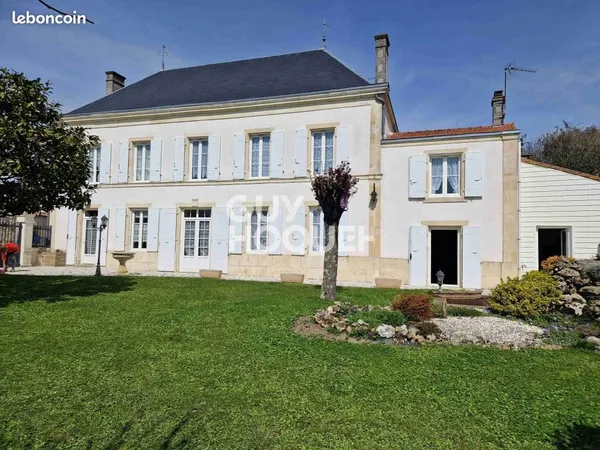 Maison 10 pièces 245 m² 