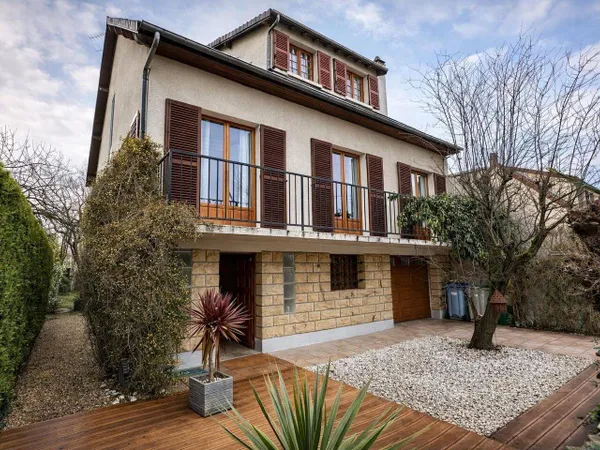 Maison 9 pièces 200 m² 