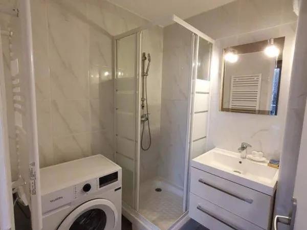 Studio 1 pièce 30 m² 