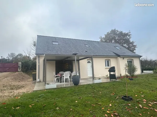 Maison 7 pièces 163 m2 avec double garage indépendant de 52 m2 