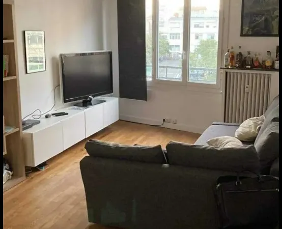 Loue chambre dans appartement 