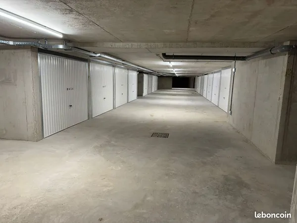 Garage simple à louer SAINT-GENIS-POUILLY (01630) 