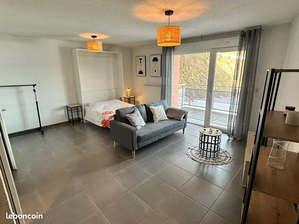 Studio 40m2 avec balcon [meublé] 