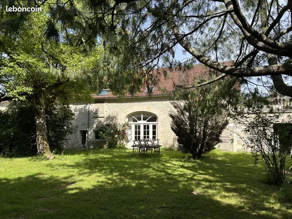Propriété 11 pièces 280 m² 