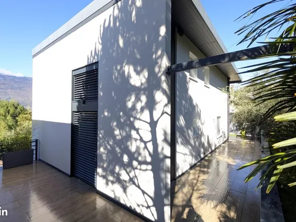 Maison 5 pièces 205 m² 