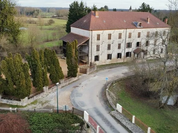 Villa 20 pièces 585 m² 