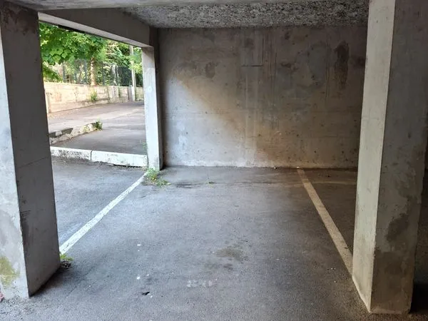 Loue parking au pied de la Fac Paul Valéry 