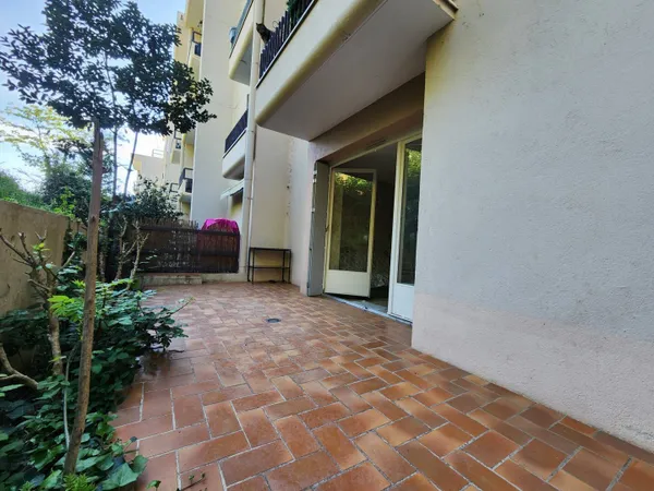Studio 1 pièce 26 m² 