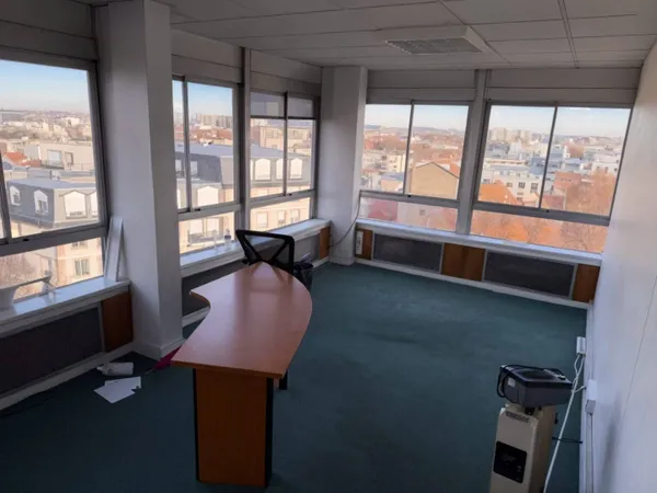 Bureaux 144 m² 