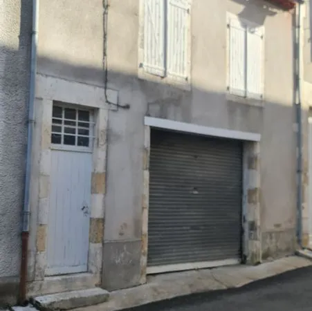 Trés grand garage 
