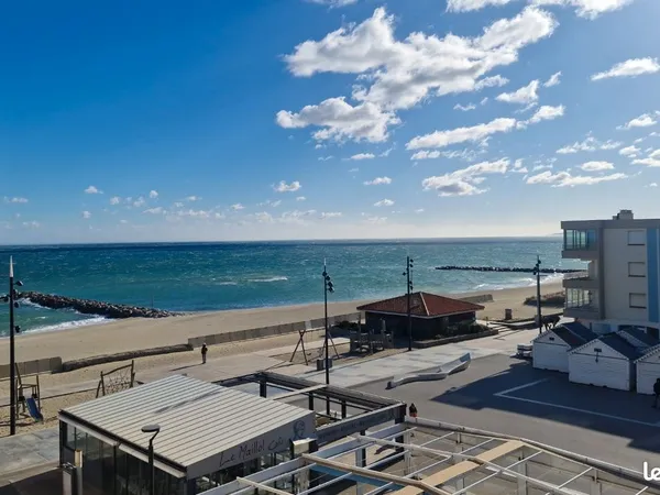 Bel appartement F2 cabine rénové vue mer 