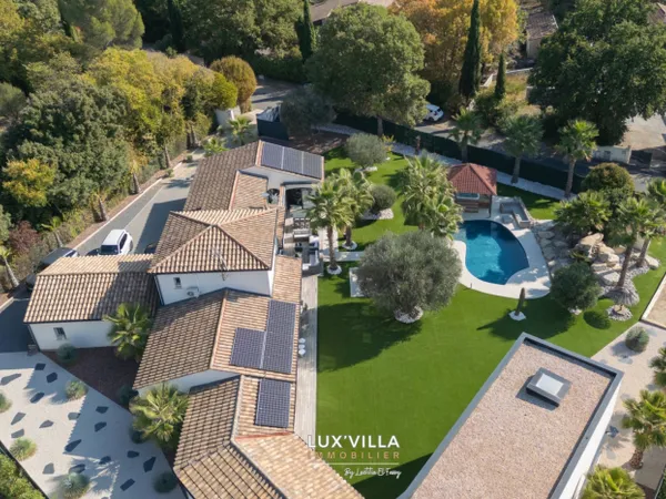 Belle Villa contemporaine avec dépendance 