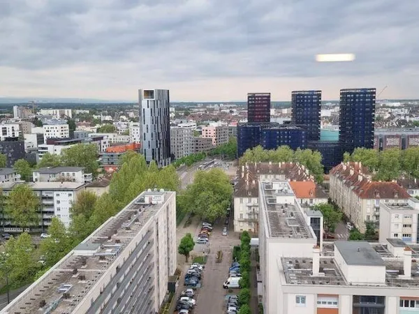 Studio 1 pièce 17 m² 