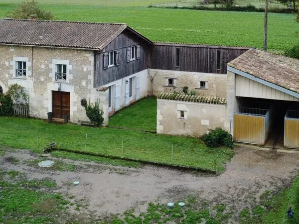 Maison avec un gîte Montendre 170m2 
