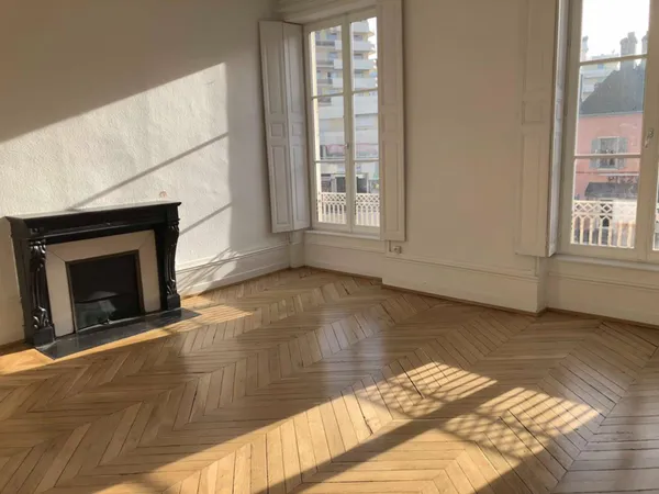 T4 avec 2 chambres - refait à neuf 