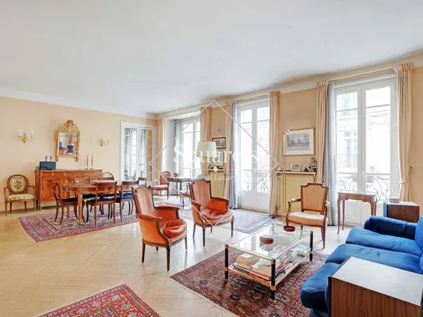 Appartement 7 pièces 176 m² 