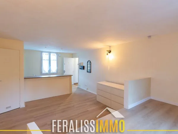 Studio 1 pièce 28 m² 