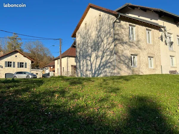 Maison meublée rénovée 60 m² - Parking 3 places + Terrasse + Jardin 