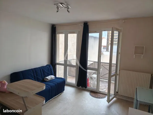 Studio 1 pièce 22 m² 